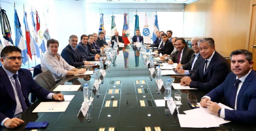 Gobernadores reclaman el reparto de fondos
