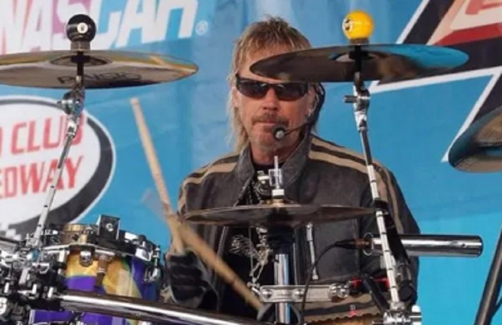 Murió el baterista Beard a los 77 años