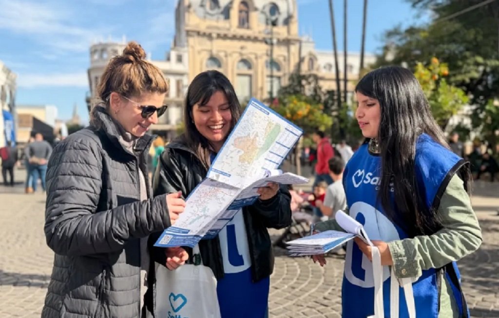 La ciudad de Salta recibe a miles de turistas en el inicio de las vacaciones de invierno