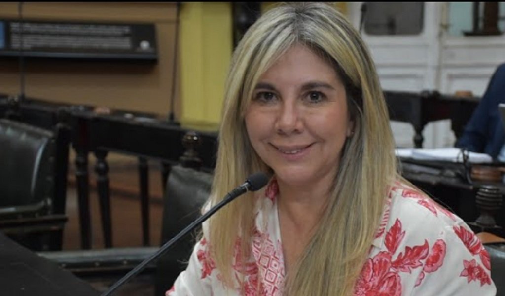 Regulamiento de colegios profesionales por ley
