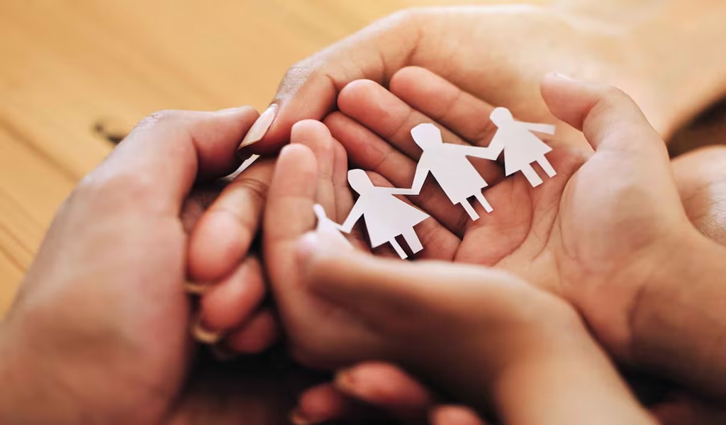 Dos hermanitas buscan una familia que las adopte