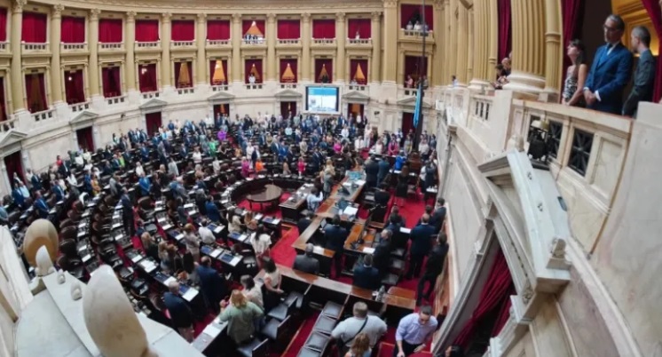 Otro aumento de sueldo para senadores