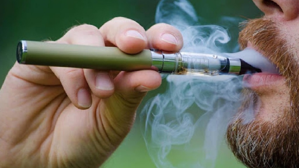 Restringen el uso de vapers en Capital