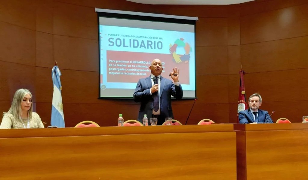 Dib Ashur expuso sobre "Coparticipación Federal"