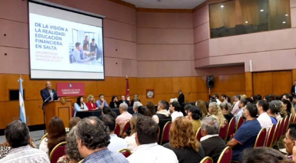 Provincia lanzó los cursos de IA para fortalecer el control y la gestión pública