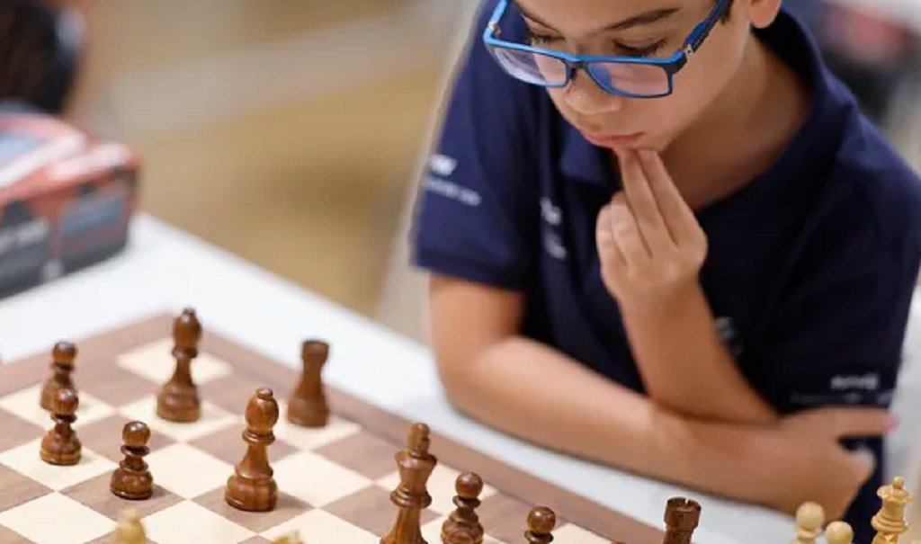 Faustino Oro continúa invicto en Moscú