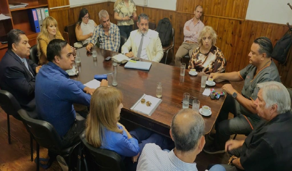 Diputados se reunieron con representantes de Centros de Diálisis
