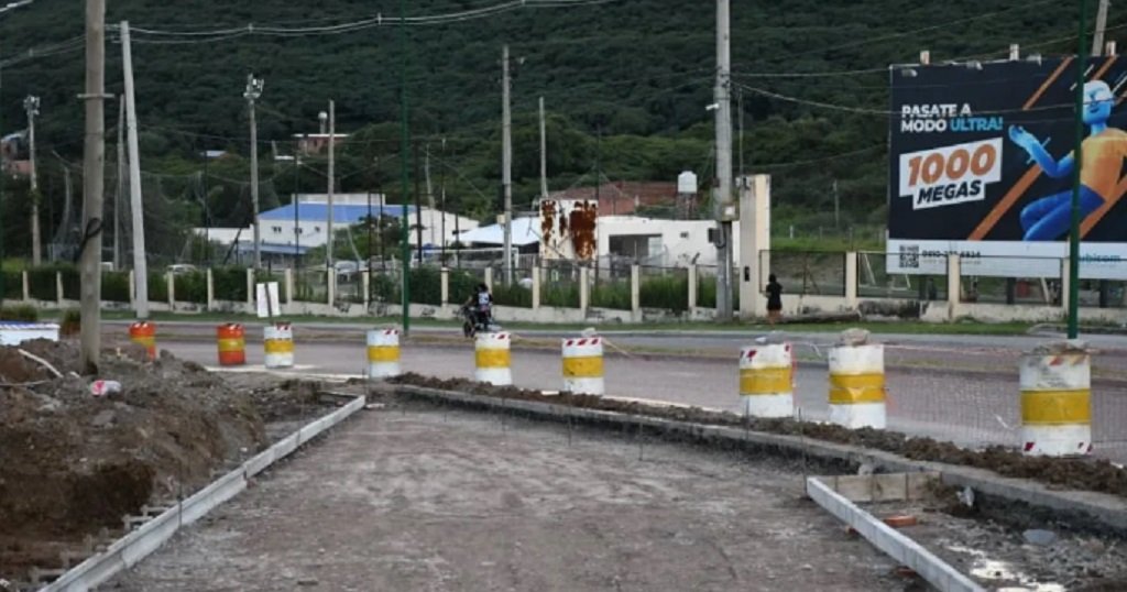 Construyen  nuevo nodo vial en el acceso al cerro San Bernardo 