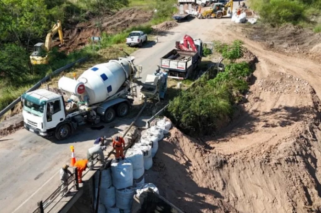 Avanzan las obras del puente de la RP 5 sobre el arroyo Las Hacheras