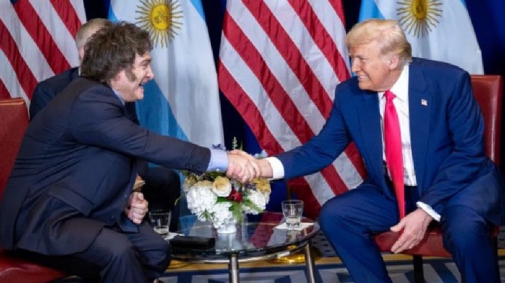 Javier Milei participa de una cumbre con Donald Trump