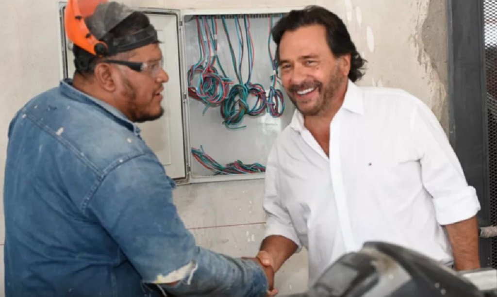 El Gobernador supervisó la obra de la Escuela Técnica Nikola Tesla