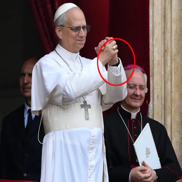 El Papa León XIV tiene un Apple Watch