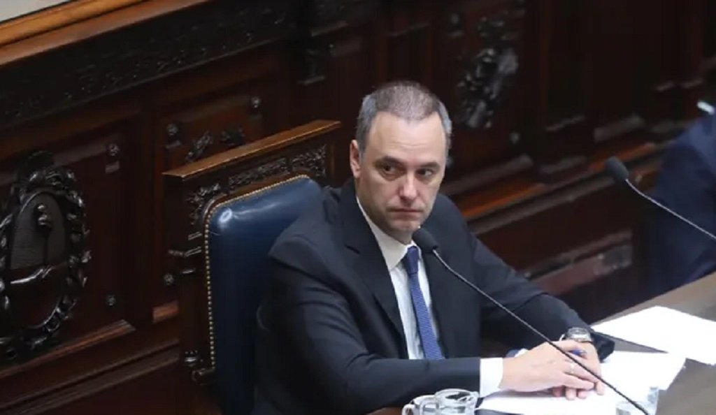 Adorni negó haber pagado u$s245.000