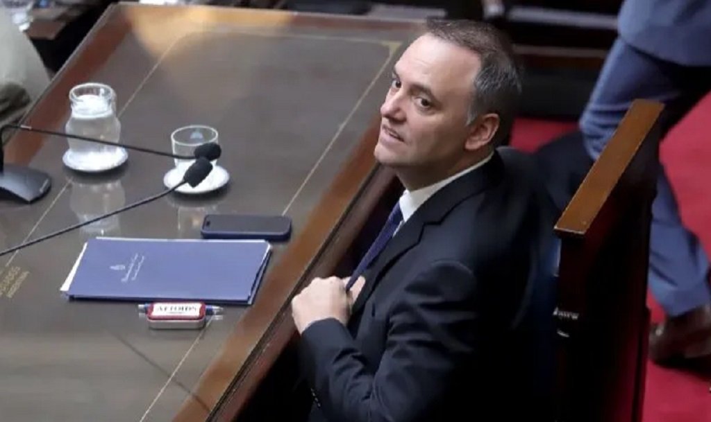 Caso Adorni: se postergó la sesión 