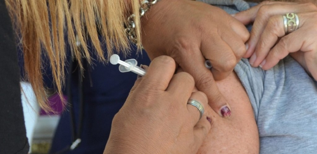 El 65% de la población objetivo ya fue inmunizada contra la gripe