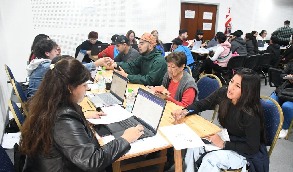 Habilitan inscripciones para el programa "Adultos 2000"