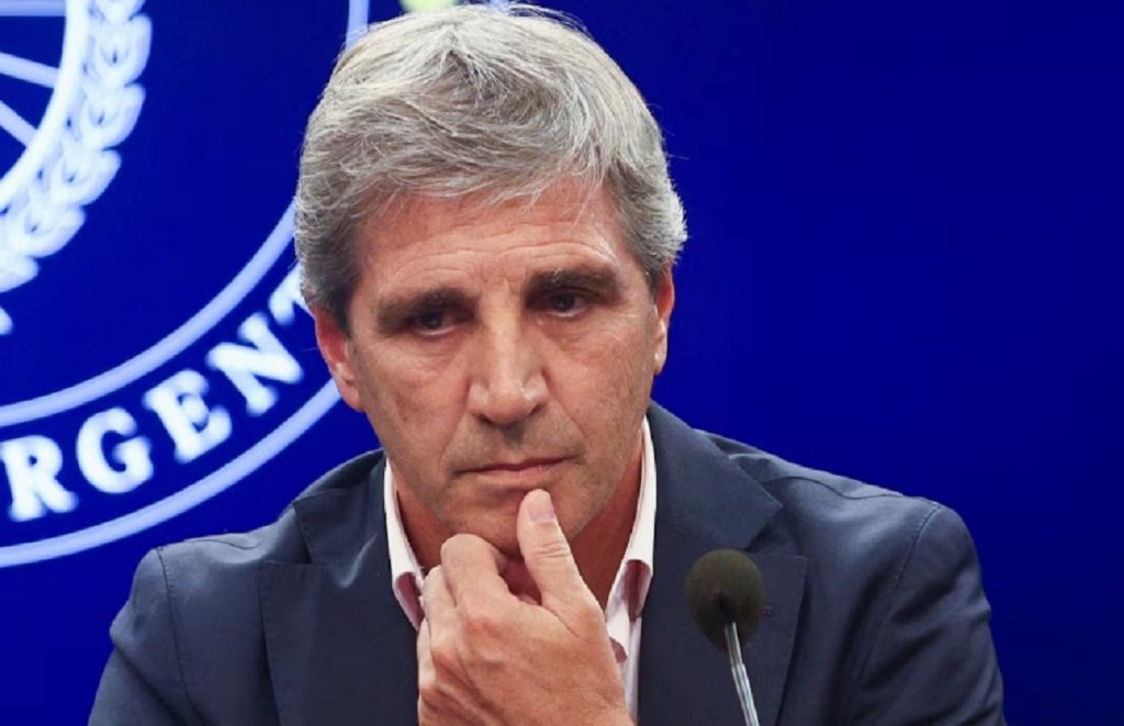 Caputo: "la economía podría crecer 5%" 