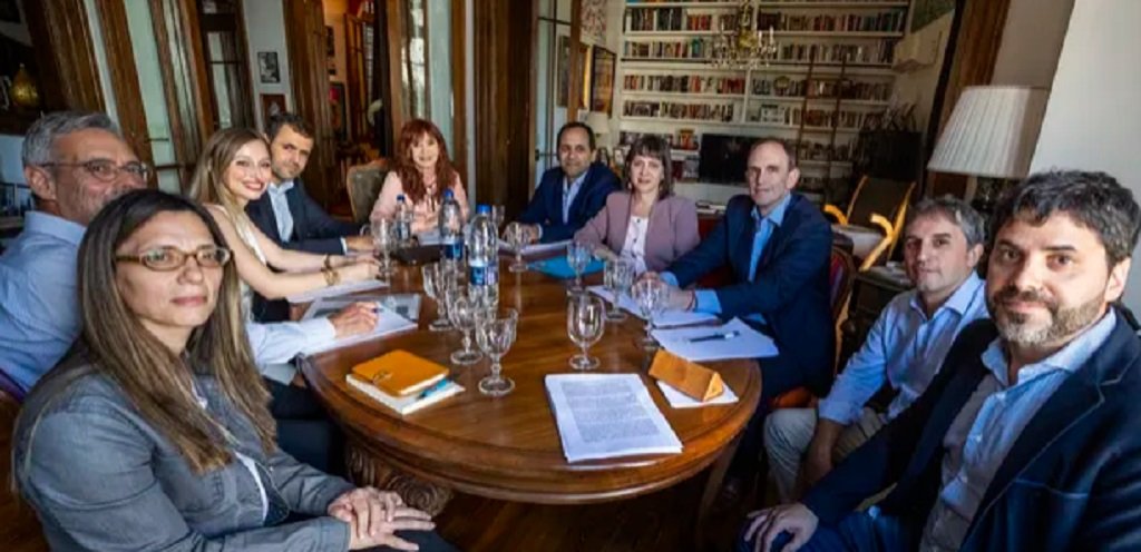 Cristina Kirchner recibió a economistas