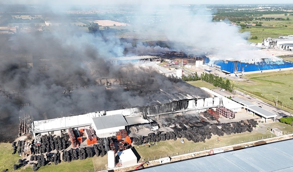 Relevo de daños tras la explosión en Ezeiza