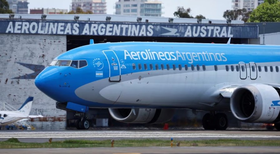 El déficit del turismo mejoró por 8º mes