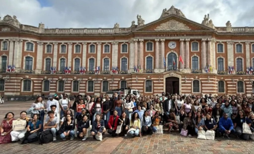 Estudiantes de Lenguas Vivas dictarán clases en el sistema público francés