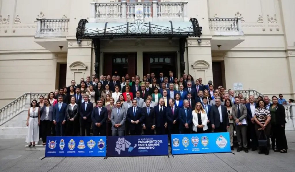 Sesiona el Parlamento del Norte con el eje en obras