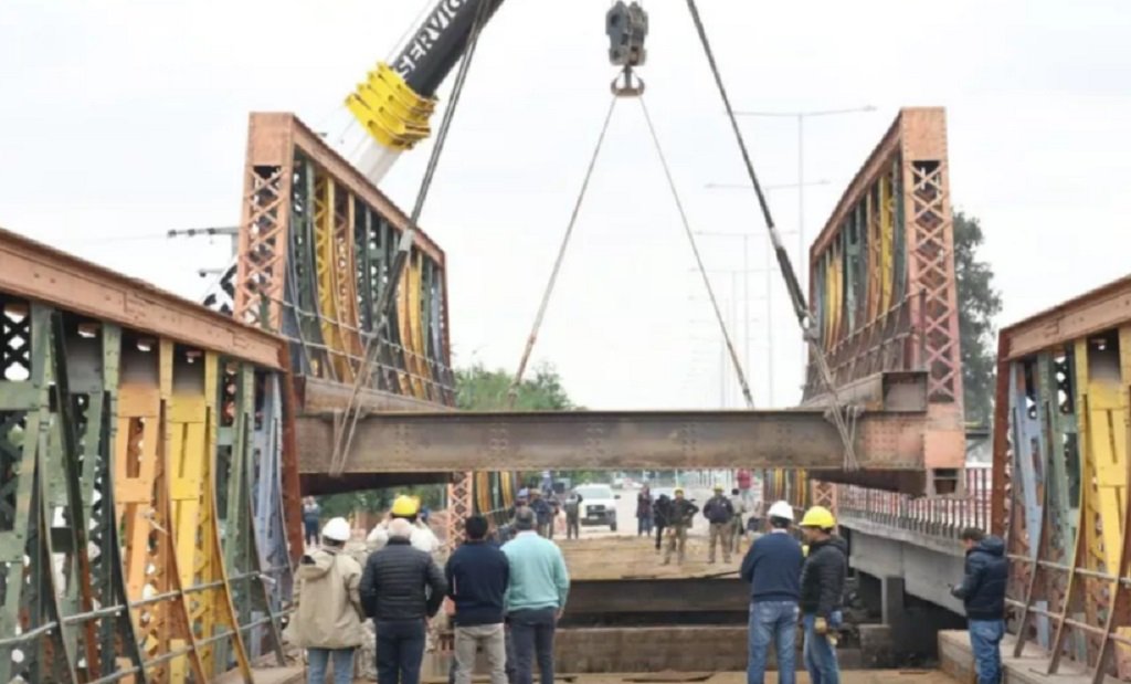 Traslado histórico del puente de Vaqueros