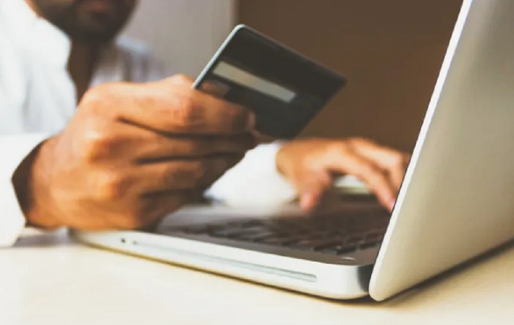 Baja el uso de tarjetas de crédito 10%