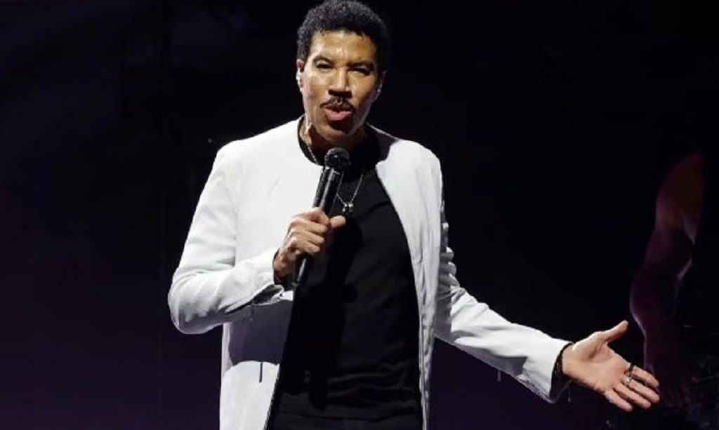 Lionel Richie fue internado nuevamente