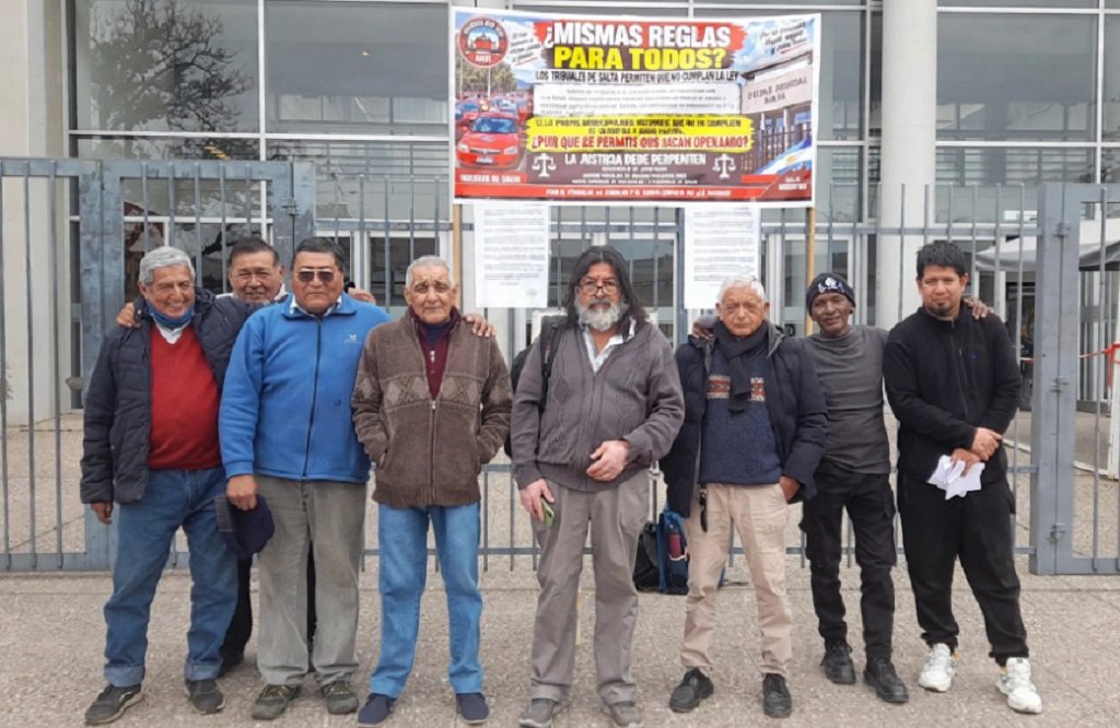 Taxistas protestaron contra Apps