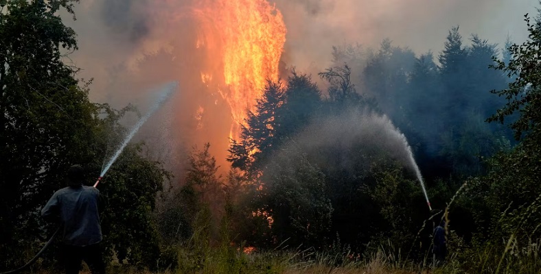 Desesperación por una ola de incendios descontrolados en Canadá