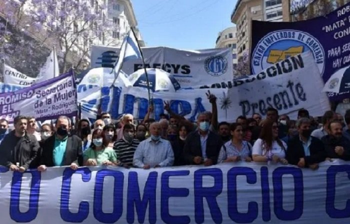 Comercio desafía al Gobierno y acuerda otras dos paritarias