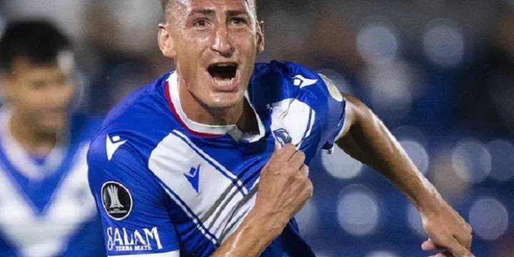 El Vélez de Guillermo Barros Schelotto goleó a Olimpia 4-0