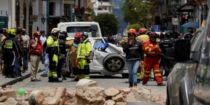 Evalúan los daños tras el sismo que dejó muertos y heridos