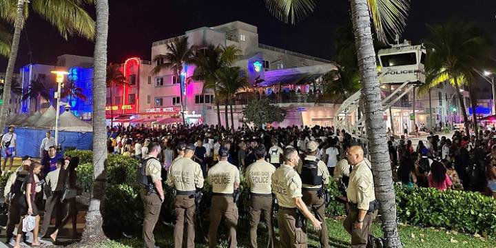 Miami Beach declaró toque de queda por tiroteos
