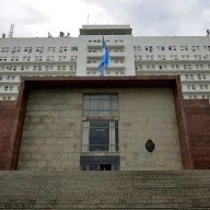 Denuncian corrupción en la Armada