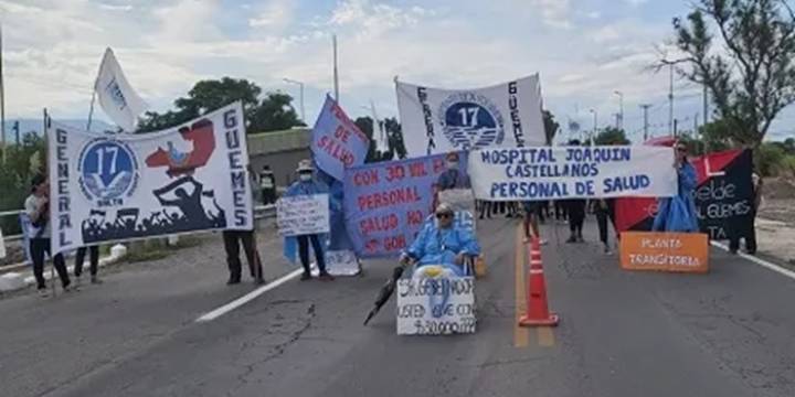 Trabajadores del Hospital de Güemes cortaron la ruta nacional 34