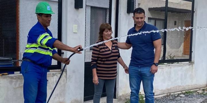 Bº Mi Refugio cuenta con el servicio de agua potable