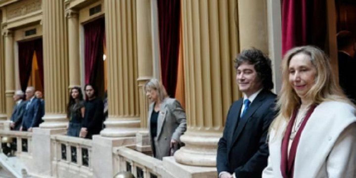Patricia Bullrich busca sesionar en el Senado