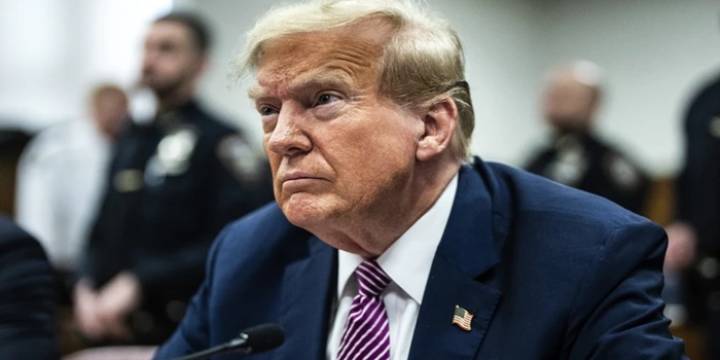 Trump aseguró que se postularía para un tercer mandato