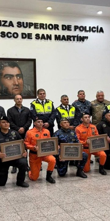 Seis efectivos se formaron en el 