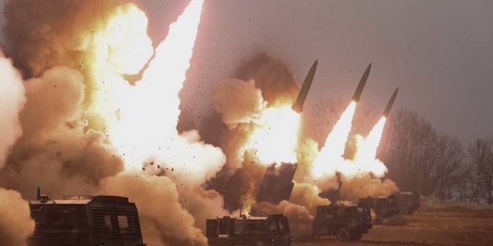 Corea del Norte lanzó misiles como advertencia a EEUU