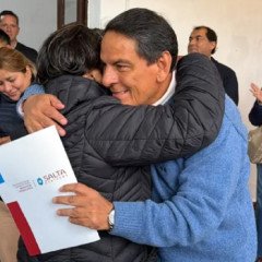  80 familias recibieron sus escrituras
