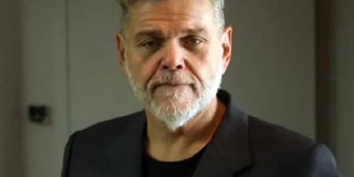 Alfredo Casero mejora favorablemente tras la cirugía