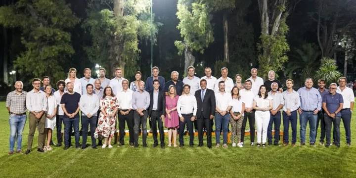 El peronismo bonaerense se reunió en Merlo con dirigentes
