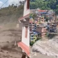 Violenta inundación repentina en Nepal
