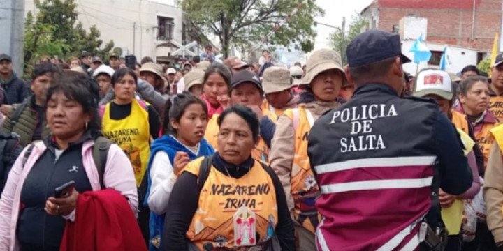 La Policía recibió a peregrinos de Iruya