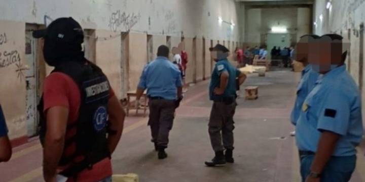 Investigan la muerte de un interno en el penal de Vº Las Rosas