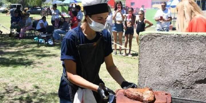 1º Concurso de la Mujer Asadora en Campo Quijano