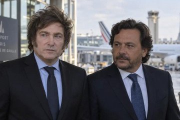 Sáenz acompañará al presidente a París